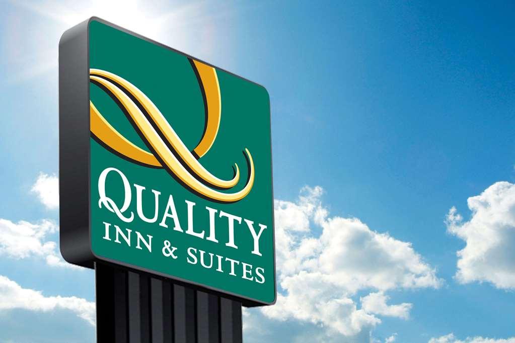 Quality Inn & Suites Monroeville Exterior foto